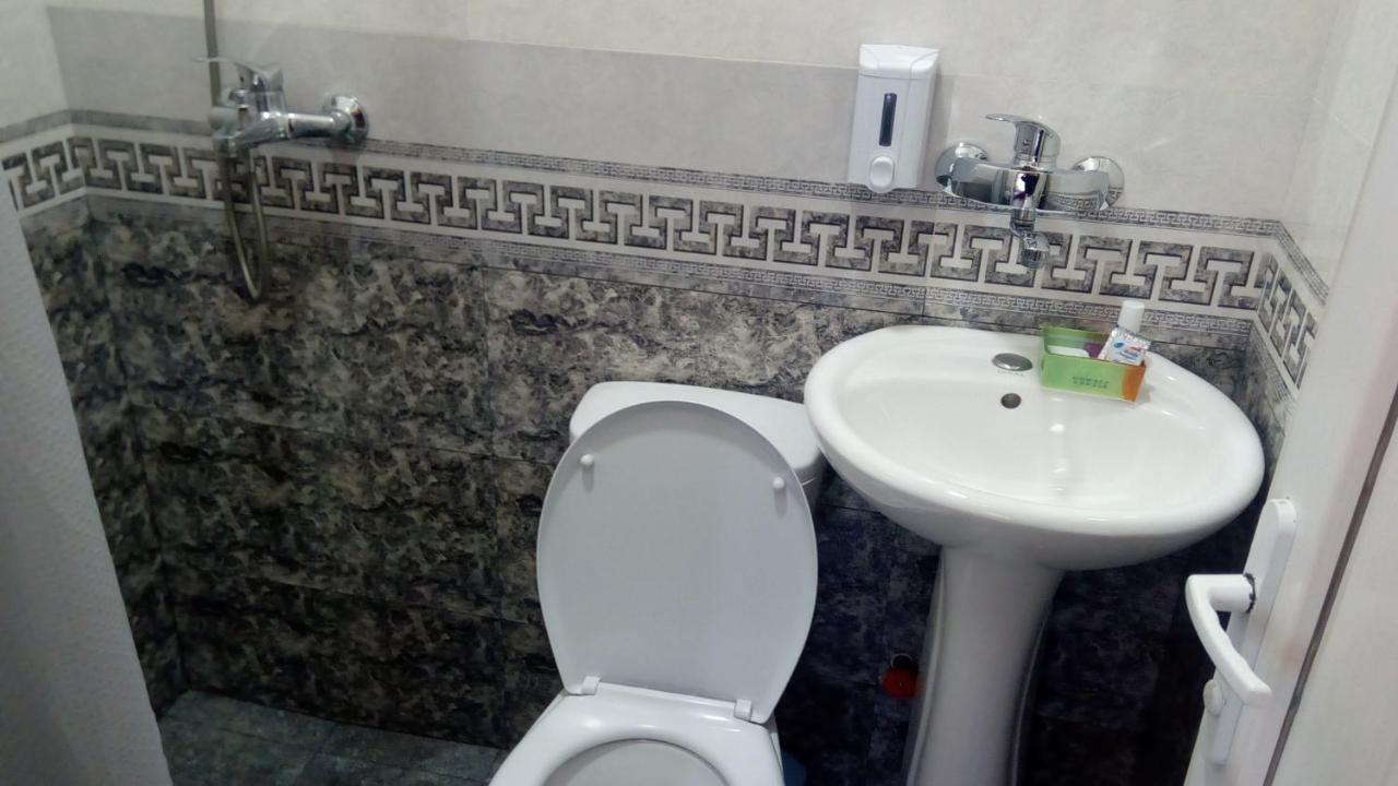Hotel Isani 第比利斯 外观 照片